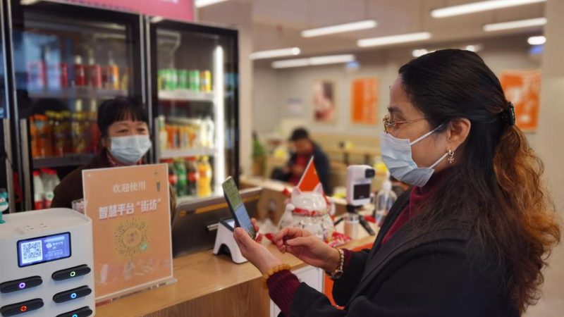 在开荒保洁中，通常包括以下步骤：